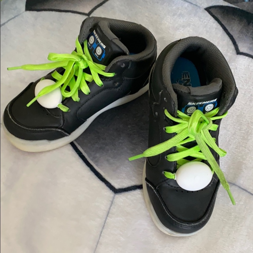 Boys Black LIGHT UP SKECHERS..... $50